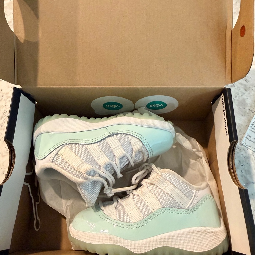 Jordan Kids' Sneakers in White and Mint